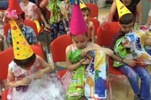 Copiii din beznă dau lecţii de speranţă