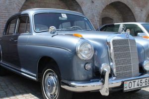 FOTO: Parada autovehiculelor elegante la Cetatea Târgu-Mureş