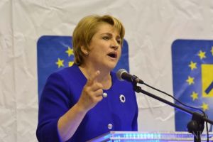La stânga-mprejur: Lucia Varga vrea să plece de la PNL în partidul lui Victor Ponta