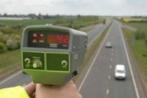 Șofer arab, stabilit în Cluj, prins gonind cu peste 220 km/h. Avea şi permis fals 