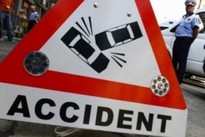 Accident in giratoriul de la Catedrala. Unei soferite i s-a facut rau la volan si a intrat in alta masina