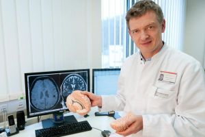 Doi renumiţi doctori germani operează săptămâna viitoare la Spitalul de Urgenţă din Suceava