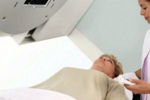 Medic: radioterapia ar putea înlocui unele intervenţii chirurgicale în tratarea cancerului