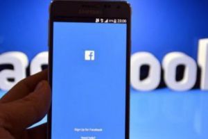 Anunţul-BOMBĂ pentru toţi UTILIZATORII FACEBOOK. Schimbările de până acum sunt „pistol cu apă”. Un POLITICIAN VERSAT a PUS OCHII pe COMPANIE