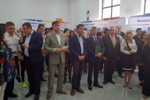 Municipiile Moineşti şi Oneşti au promovat filmul românesc