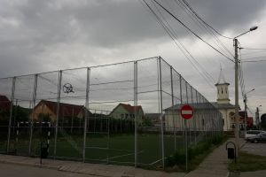 Ce se va întâmpla cu terenul de sport din Subcetate. Un ”maidan” devine parc pe bani europeni