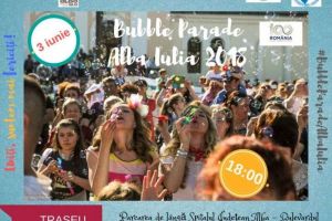 3 IUNIE – „Bubble Parade” la Alba Iulia. Mii de baloane de fericire şi ţinute în culorile româneşti sub motto-ul ”Uniţi, suntem mai fericiţi!”