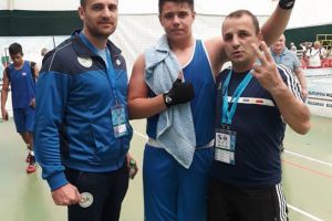 Un boxer ploieştean duce greul la Campionatul European