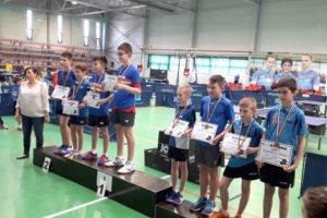 Elevi piteşteni, premiaţi la tenis de masă