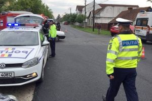Tanara de 14 ani la spital, din cauza unui sofer care nu a acordat prioritate, la iesire din Pischia