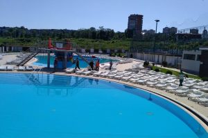 Vineri se redeschide Ştrandul „Corvina”