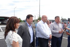 Primarul Mircia Gutau a inaugurat lucrările de modernizare a Târgului de la Râureni. SC Ralunic SRL a  realizat unul dintre cele mai frumoase targuri din ţară