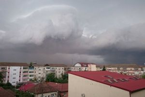 Dupa furtuna de la Timisoara, toti romanii vor primi alerte pe telefon