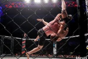Performanţă importantă în sportul clujean! Luptătorul Bogdan Barbu a cucerit centura Eagles Fighting Championship la Chişinău FOTO