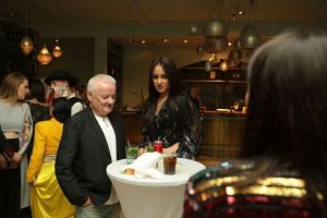 Cine este noua iubită a lui Irinel Columbeanu. Între cei doi este o diferenţă de 40 de ani