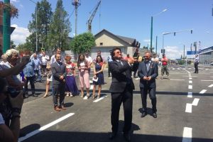 Pasajul Popa Sapca, inaugurat de Robu cu sampanie, alaturi de familie