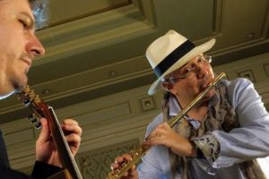 4 iunie: Concert „Flautul fermecat” – „Twenty Shades of Music”, la Alba Iulia. Turneu extraordinar al flautistului Ion Bogdan Ștefănescu şi chitaristului Costin Soare, în Anul Centenarului