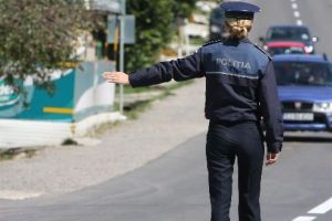 Aproape 100 de permise de conducere reţinute