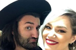 SMILEY a dat cărţile pe faţă. Care este RELAȚIA dintre el şi FELI, cântăreaţa care a anunţat că este ÎNSĂRCINATĂ