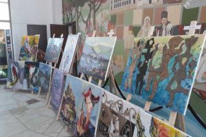 Prima ediţie a Taberei Internaţionale de Pictură, la final/ Lucrările artiştilor, expuse în holul Primăriei Alexandria