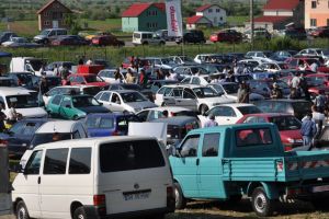 Creşte parcul auto al judeţului. O mie de candidaţi lunar la obţinerea permisului. Câţi îl obţin