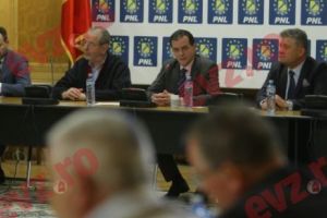 PNL pregăteşte un Guvern alternativă: „Ar fi absolut anormal să dai jos un Guvern şi să nu ai soluţii”
