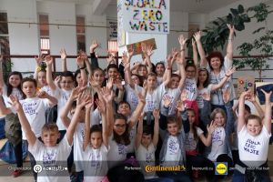 Peste 20.000 de elevi au reciclat o suta de tone de hartie. Trofeul Scoala Zero Waste ajunge in Timis