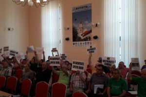 Proiectul de modernizare a Pieţei Centrale, dezbătut în Consiliul Local. Mesaje de protest la şedinţă