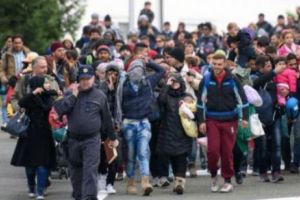 IMIGRANȚII ILEGALI daţi afară! Primăria Parisului pune piciorul în prag