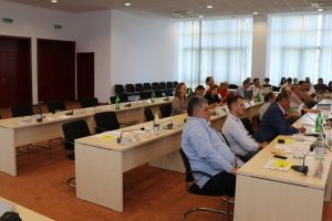 Boicotul al consilierilor PSD şi ALDE, la şedinţa Consiliului Judeţean! ZECE proiecte importante ale CJA sunt „în aer”