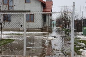Primăria 1 Decembrie ia primele măsuri de drenare a apelor pluviale. Studiu hidrologic pentru combaterea inundării gospodăriilor