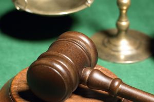 22 de ani de închisoare pentru bărbatul care a incendiat doi oameni fără adăpost