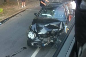 FOTO. Maşină făcută praf! Accident în centrul Sătmarului