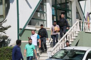 Dosarul Schweighofer Holzindustrie zguduie judeţul. Procurorii DIICOT au descins la locuinţa directorului Direcţiei Silvice Hunedoara şi la sediul instituţiei