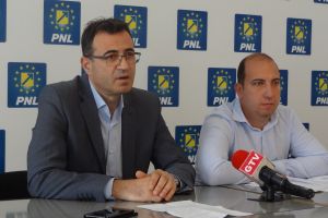 Liberalii craioveni cer sistem de filtrare a aerului pentru SJU şi acces pe stadion pentru FCU