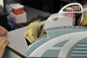 Situatie mai rar intalnita in Justitia din Constanta!:  O banca, obligata in prima instanta sa plateasca unui client daune morale 