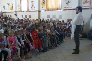 A început turneul Teatrului Itinerant „Petru Valter”