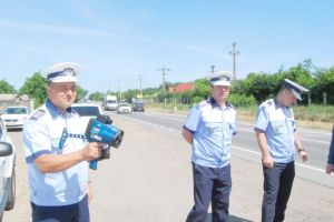 Poliţia Rutieră se modernizează: Pistolul-radar, spaima vitezomanilor