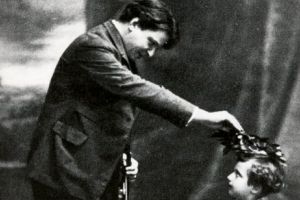 Geniul a fost botezat artistic de marele muzician George Enescu. Misterul viorii marelui pianist Dinu Lipatti
