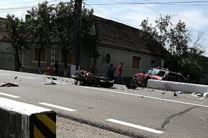 Accident grav pe DN 1, în Urvind: Un motociclist şi-a pierdut viaţa după ce s-a ciocnit cu un autoturism. Traficul a fost deviat