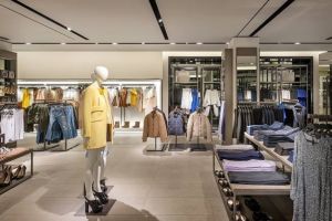 Cei mai faimoşi pantofi Zara revin în tendinţe vara aceasta! Cum arată sandalele de 160 de lei care le-au înnebunit pe femeile din toată lumea