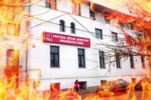 Breaking News. SEDIUL PSD a fost ATACAT cu STICLE INCENDIARE. Rămăşiţele atacului au fost găsite de DIMINEAȚĂ - FOTO