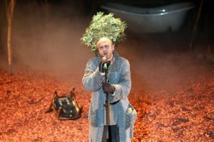 Boala familiei M, cel mai logeviv spectacol al Teatrului National Timisoara din ultimii 15 ani