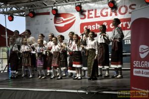 Palatul Copiilor s-a dat în spectacol la Selgros