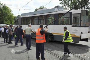 Accident grav in Bucuresti. Doua tramvaie s-au ciocnit. Patru persoane au fost ranite