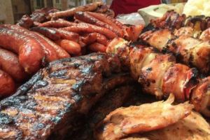 Prima zi de Urban Grill Fest- juriul specializat a delegat cel mai bun mic din retail-ul românesc