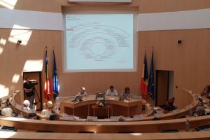 VIDEO Scandal la şedinţa Consiliului Judeţean Sibiu – Consilierii revoltaţi: Nu se poate lucra aşa!