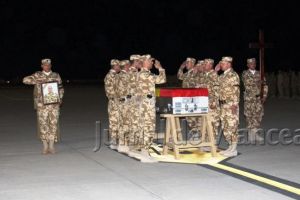 GALERIE FOTO: Militarii din Afganistan şi-au luat ADIO de la eroul Mădălin Stoica