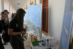 Casele viitorului, în viziunea absolvenţilor de la Arte. Şase vor studia arhitectura în Danemarca