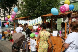 Festivalul Limonadei: 3500 de pahare cu suc natural şi tot atâtea ocazii de a face bine copiilor (FOTO)